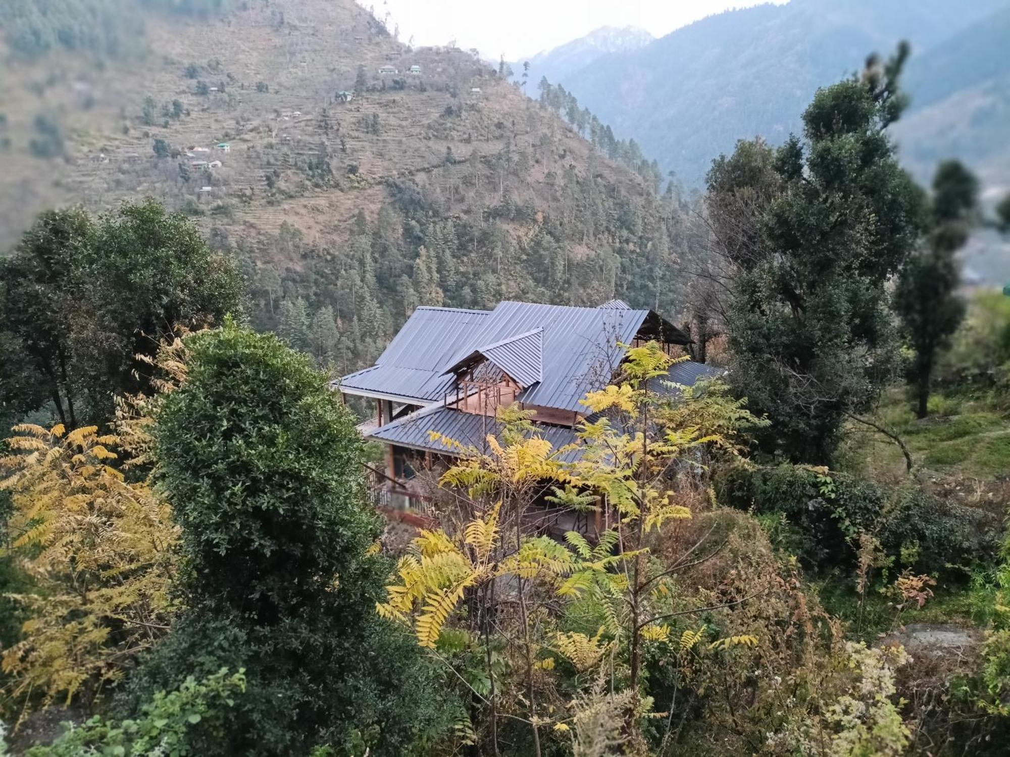 Tirthan Hilltop Home Stay Banjar Ngoại thất bức ảnh