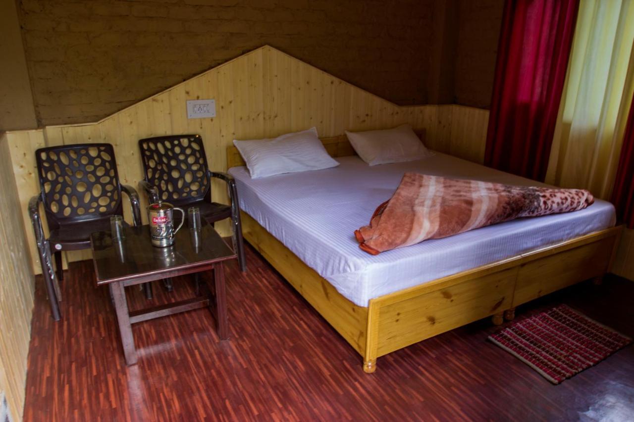 Tirthan Hilltop Home Stay Banjar Ngoại thất bức ảnh