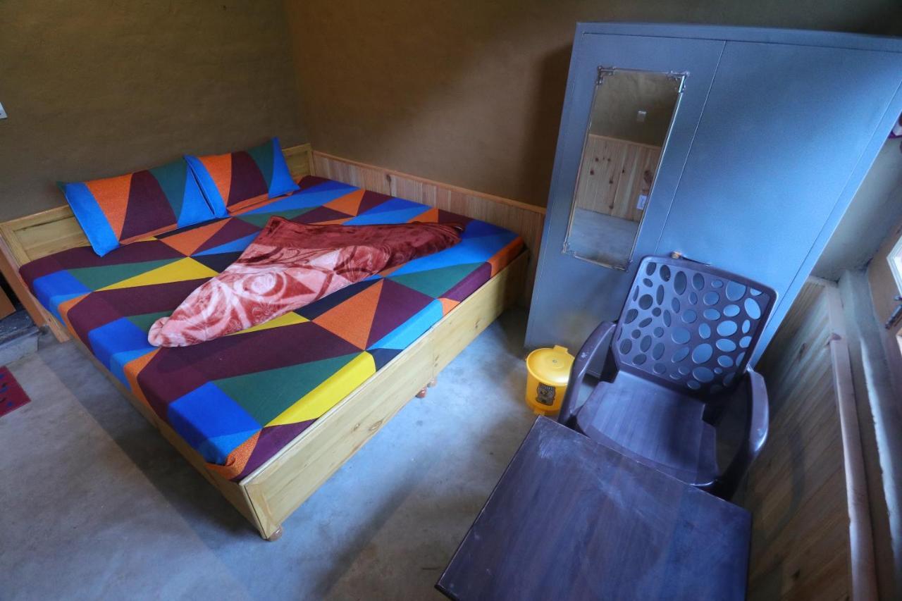 Tirthan Hilltop Home Stay Banjar Ngoại thất bức ảnh