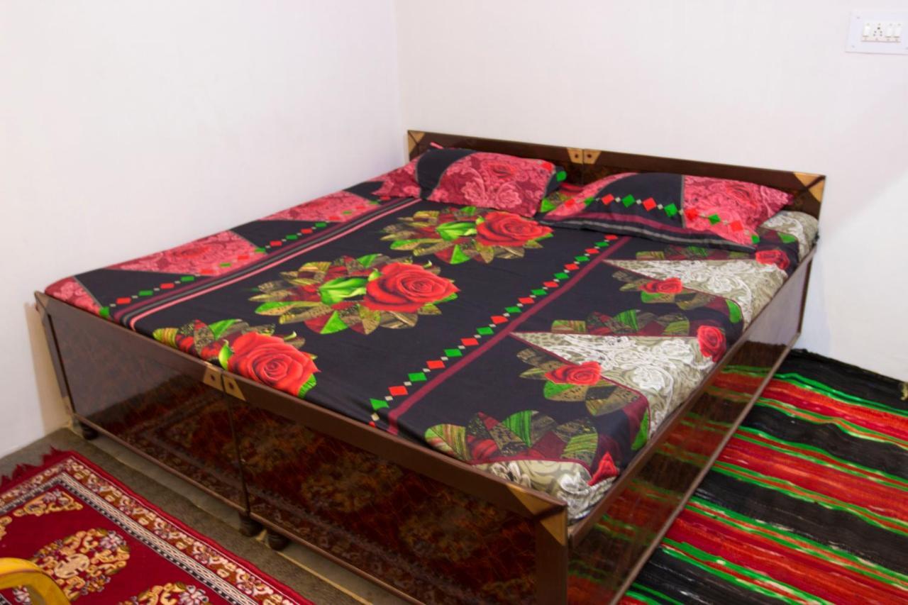 Tirthan Hilltop Home Stay Banjar Ngoại thất bức ảnh